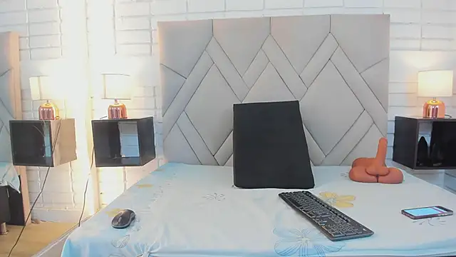 Snapshot of Kasandra_Gomez chatting on March 21, 2025, 12:17 pm Kasandra Gomez online show from March 21, 2025, 12:17 pm