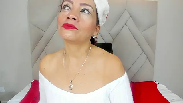 Snapshot of Kasandra_Gomez chatting on December 4, 2025, 12:25 pm Kasandra Gomez online show from December 4, 2025, 12:25 pm