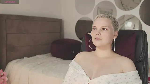 LikaBerry1 online show from September 21, 2025, 4:19 pm