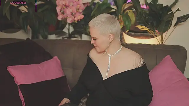 LikaBerry1 online show from October 23, 2025, 3:39 am