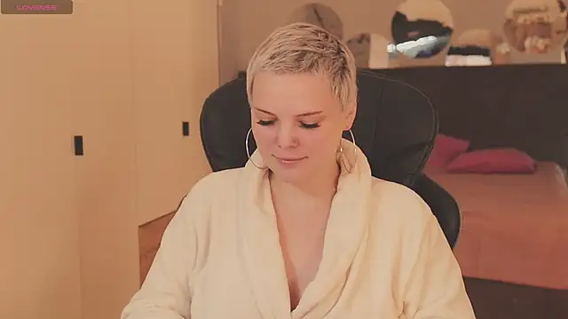 LikaBerry1 online show from November 25, 2025, 11:43 am