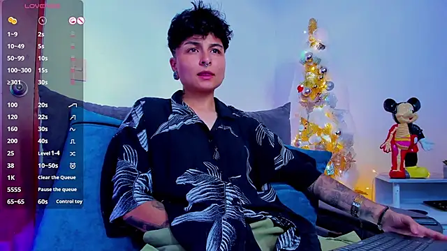 Snapshot of ZuryRamirez_ chatting on January 8, 2025, 6:31 pm ZuryRamirez online show from January 8, 2025, 6:31 pm