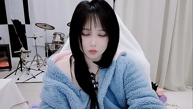 Vaness-a online show from April 8, 2026, 5:35 pm