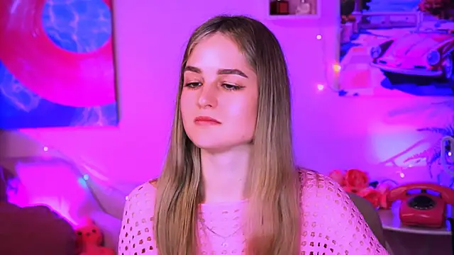 Snapshot of DeboraLarson chatting on March 7, 2025, 10:02 am DeboraLarson online show from March 7, 2025, 10:02 am