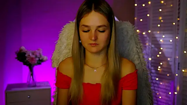 DeboraLarson online show from November 21, 2025, 3:38 am