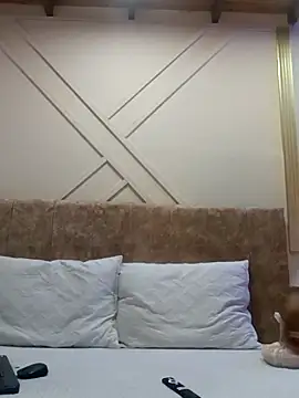 ashley  foxx  online show from February 12, 2026, 1:17 pm