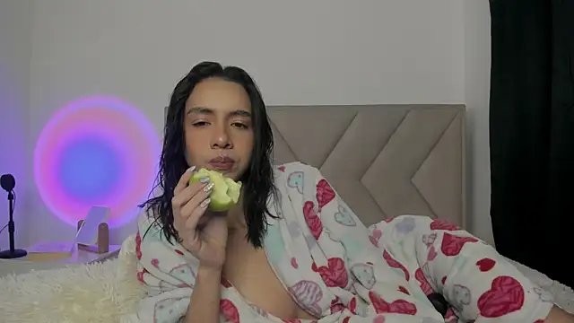 Bonnieshyy online show from September 20, 2025, 3:51 am