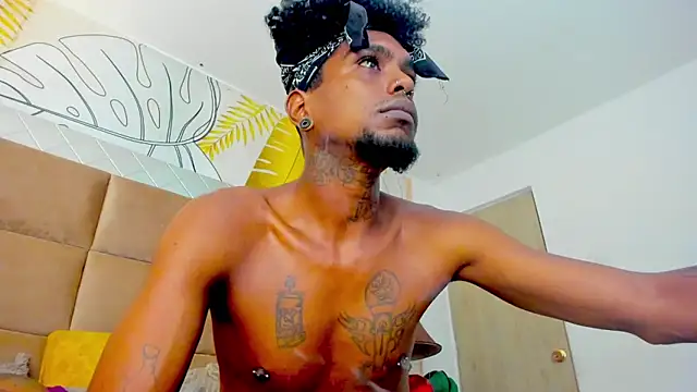 bigblackhotx1 online show from September 28, 2025, 2:44 pm