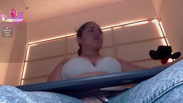 candiapole online show from September 24, 2025, 6:00 pm