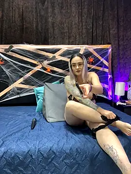 tiffanyandClark online show from October 28, 2025, 4:31 pm