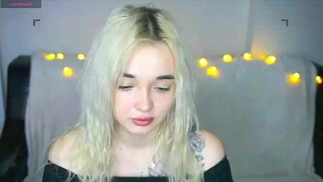 Ashley S online show from November 16, 2025, 11:10 pm