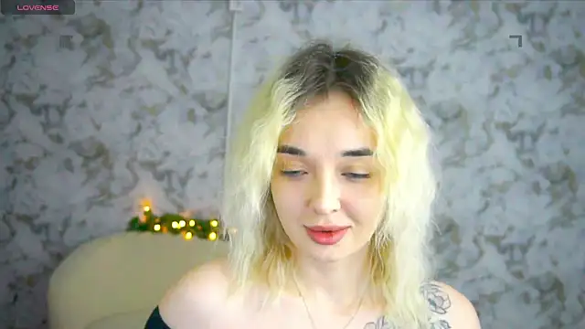 Snapshot of Ashley_S chatting on May 8, 2026, 10:37 pm Ashley S online show from May 8, 2026, 10:37 pm