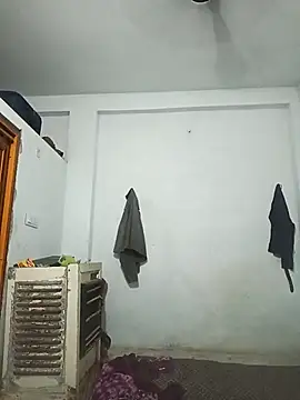 pintuS40 online show from February 19, 2025, 3:05 pm