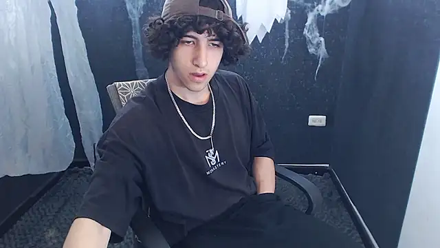 Kerverr  online show from November 5, 2025, 2:39 pm