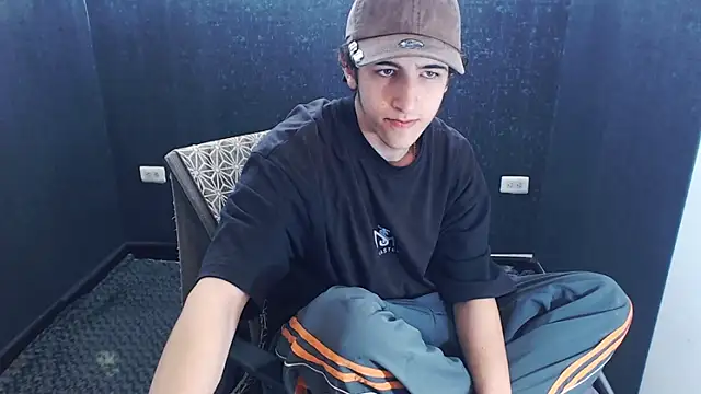 Kerverr  online show from November 10, 2025, 2:16 pm