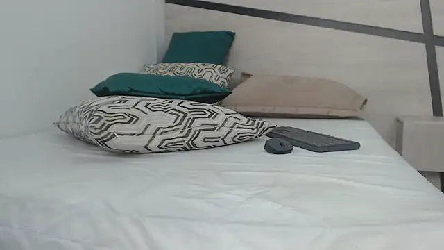 sussy leon online show from January 28, 2025, 3:25 pm