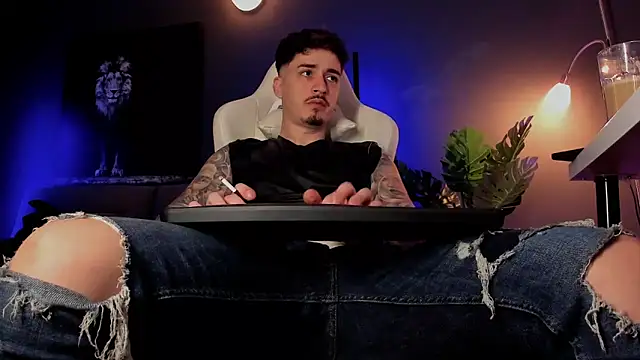 Snapshot of uptomatty chatting on May 9, 2026, 7:46 am uptomatty online show from May 9, 2026, 7:46 am