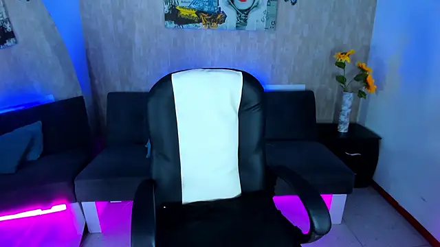 nova sex01 online show from February 17, 2026, 4:42 am