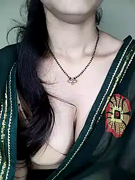 Snapshot of Fair-magic-woman chatting on December 19, 2024, 7:07 pm Fair-magic-woman online show from December 19, 2024, 7:07 pm