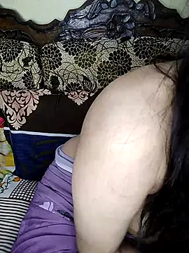 Snapshot of Fair-magic-woman chatting on February 5, 2026, 9:19 pm Fair-magic-woman online show from February 5, 2026, 9:19 pm