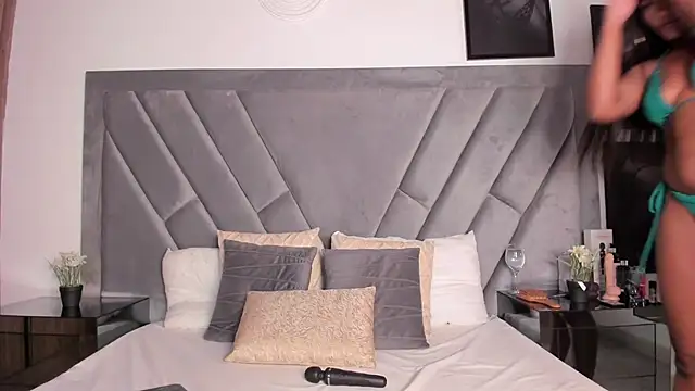 brenda nova18 online show from April 14, 2026, 9:10 pm