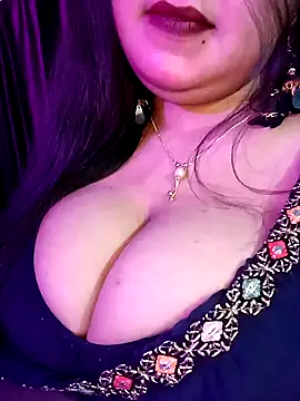 Suhanakhan00 online show from January 31, 2025, 10:10 am