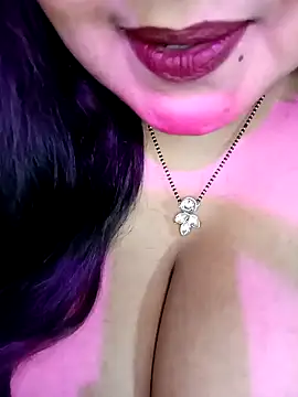 Suhanakhan00 online show from November 17, 2025, 5:13 am