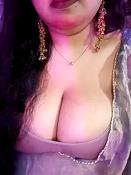 Suhanakhan00 online show from February 26, 2026, 5:45 pm