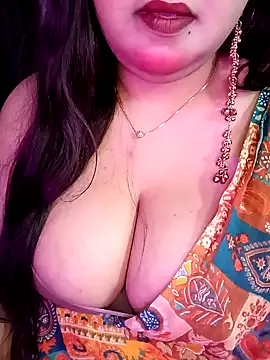 Suhanakhan00 online show from March 12, 2026, 6:47 pm