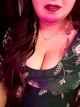 Suhanakhan00 online show from March 17, 2026, 7:33 am