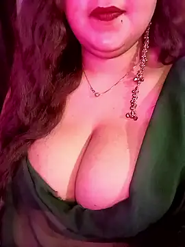 Suhanakhan00 online show from May 6, 2026, 9:47 am