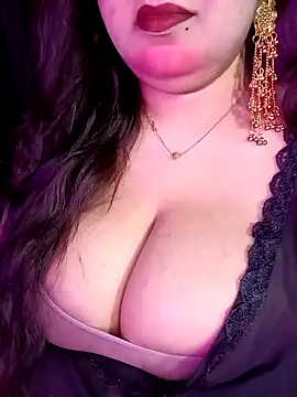 Suhanakhan00 online show from May 21, 2026, 5:53 pm