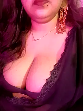 Suhanakhan00 online show from May 23, 2026, 10:52 am