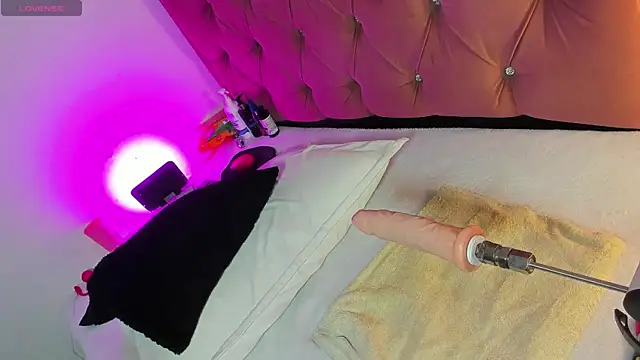 kyliestteel online show from October 25, 2025, 12:34 pm