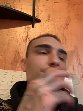 Chicano2k online show from March 21, 2025, 1:23 pm