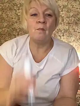 Laura Millf online show from January 19, 2025, 2:06 pm