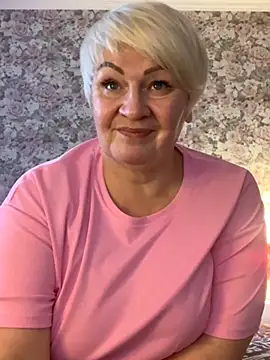 Laura Millf online show from February 19, 2025, 9:17 am