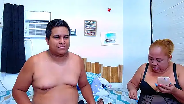 lucasandSofi online show from November 30, 2025, 9:08 pm