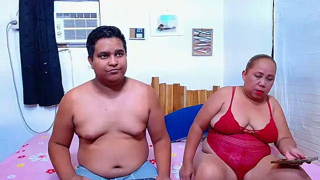 Snapshot of lucasandSofi chatting on May 27, 2026, 10:40 pm lucasandSofi online show from May 27, 2026, 10:40 pm