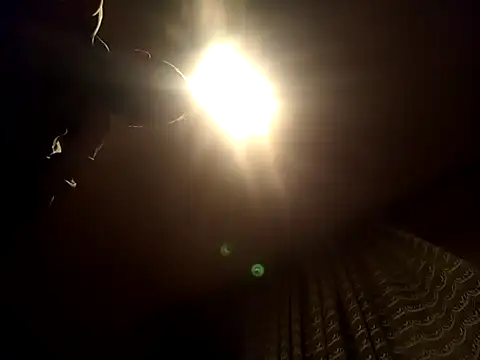 Snapshot of MownRender chatting on December 5, 2025, 8:27 pm MownRender online show from December 5, 2025, 8:27 pm