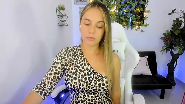 Sara lopez 28 online show from January 24, 2025, 3:24 pm