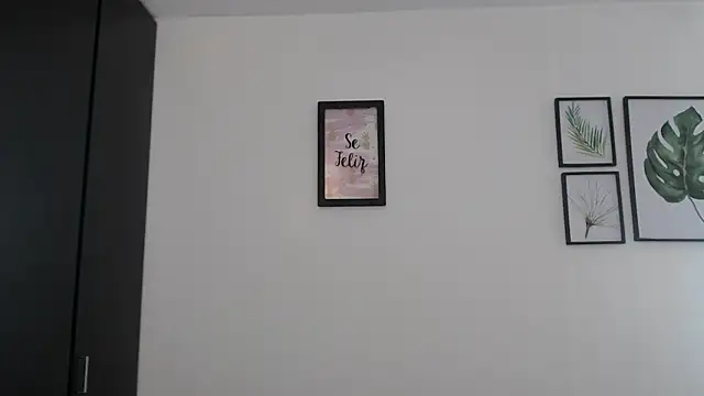 Snapshot of viki_mom chatting on March 16, 2025, 8:00 pm viki mom online show from March 16, 2025, 8:00 pm