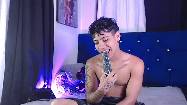 Sexys Boys Hot1 online show from March 6, 2026, 1:24 am