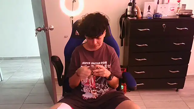 thomascooper7 online show from March 7, 2025, 7:05 pm