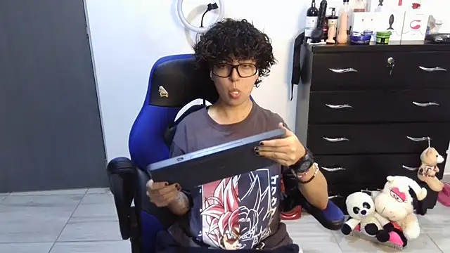 thomascooper7 online show from September 10, 2025, 7:36 pm