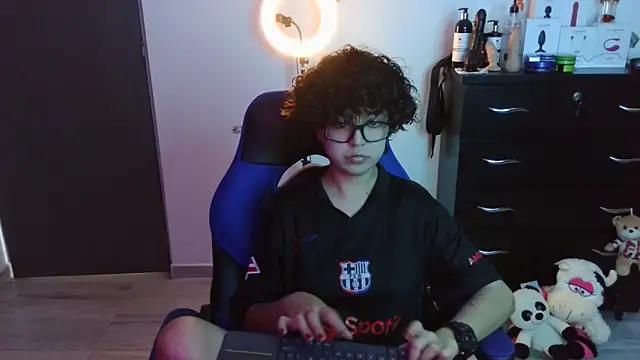 thomascooper7 online show from October 5, 2025, 8:18 pm