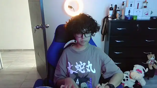 thomascooper7 online show from October 9, 2025, 7:12 pm