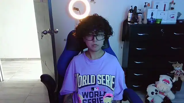 thomascooper7 online show from October 11, 2025, 7:12 pm