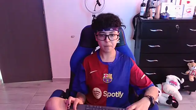 thomascooper7 online show from November 9, 2025, 7:01 pm