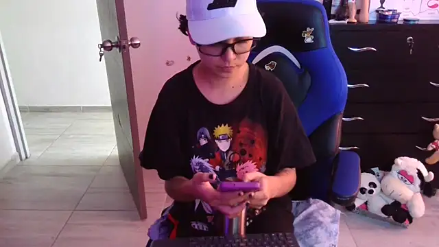 thomascooper7 online show from December 17, 2025, 7:09 pm